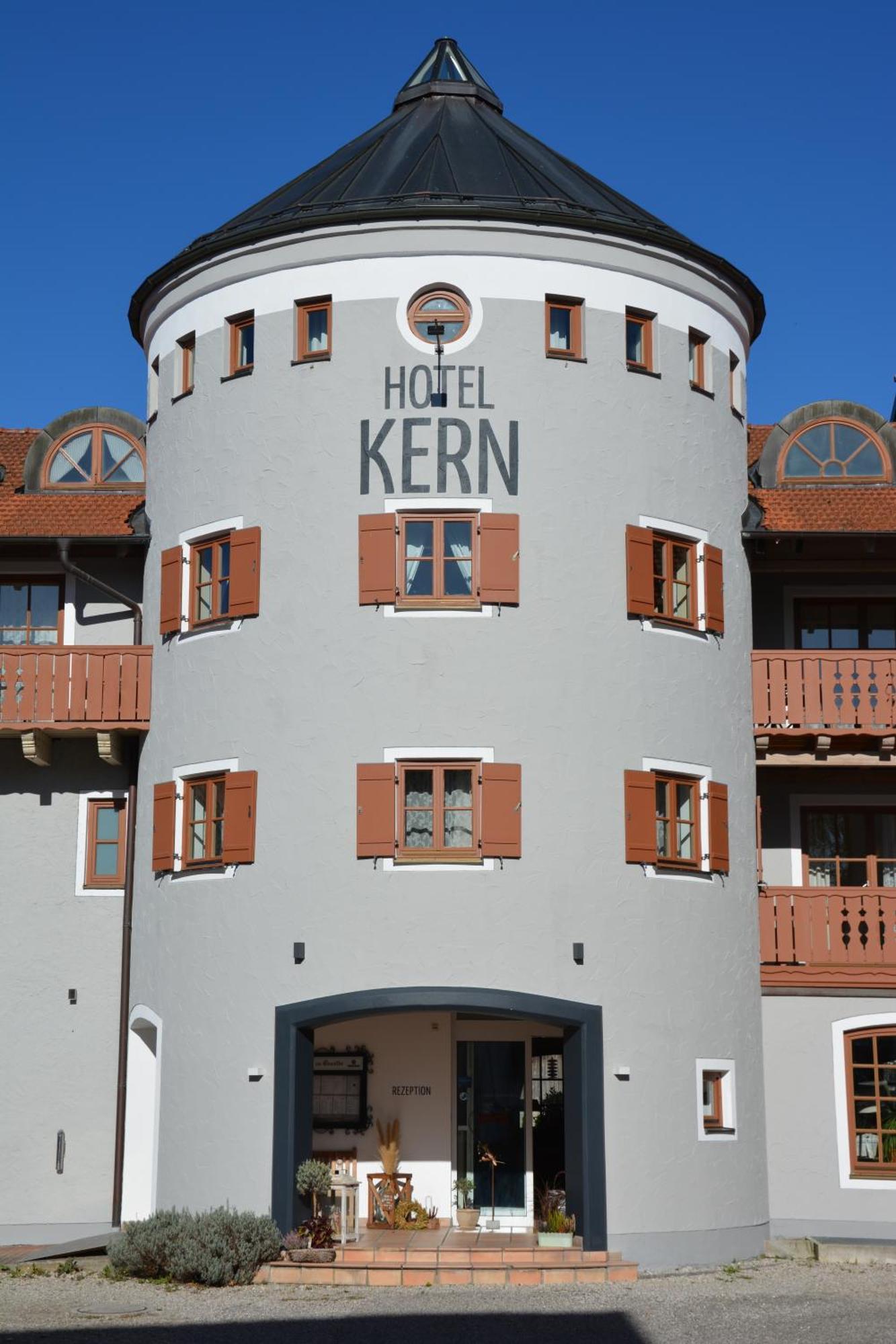 Hotel Garni Kern Halfing Extérieur photo